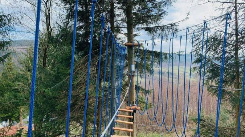 atrakcje-dla-dzieci-w-swieradowie-zdroju-park-linowy-na-stoku